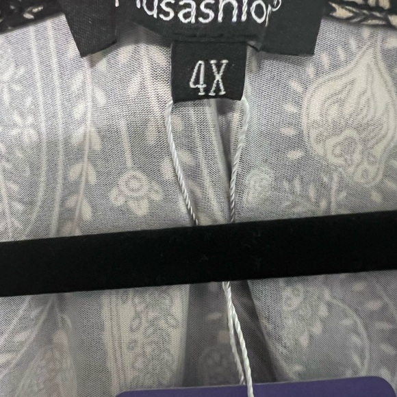 Women’s plus size Rafaella Black and Cream Paisley Tank Top - Picture 3 of 3